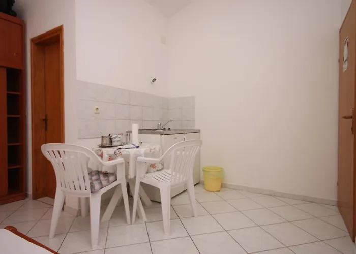 6745b Podaca