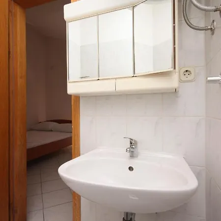 Studio 6745b Podaca