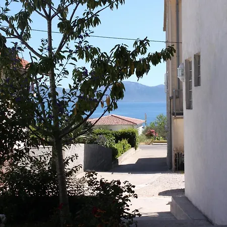 6745b Apartment